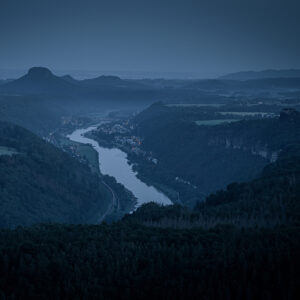 Kipphornaussicht zur Blauen Stunde
