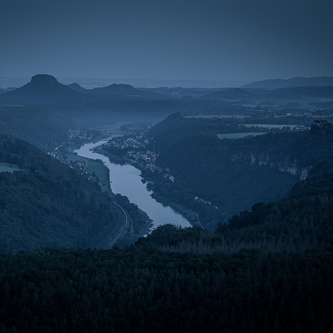 Kipphornaussicht zur Blauen Stunde